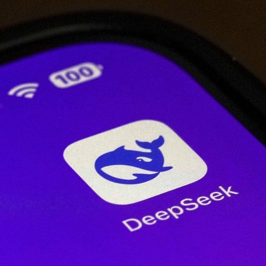 Texas governor orders ban on DeepSeek, RedNote for government devices